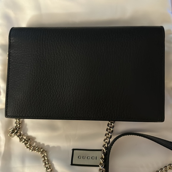 Gucci Interlocking Wallet on Chain Pebbled Leather Bag - Picture 4 of 9